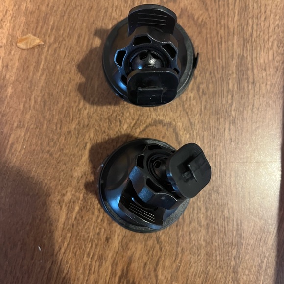 Yi Smart Dash Camera with SD card and Mounts - Picture 2 of 5